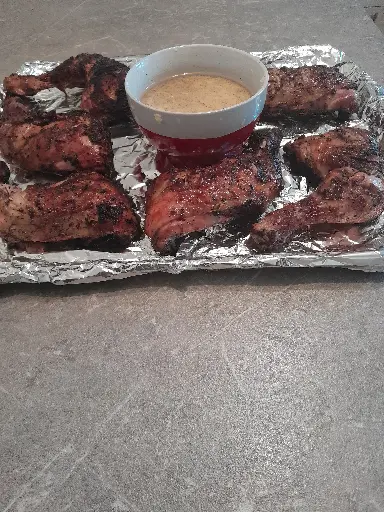 cuisses de poulet grillés ( accompagner de sa vinaigrette )minimum  4 cuisses par commande )